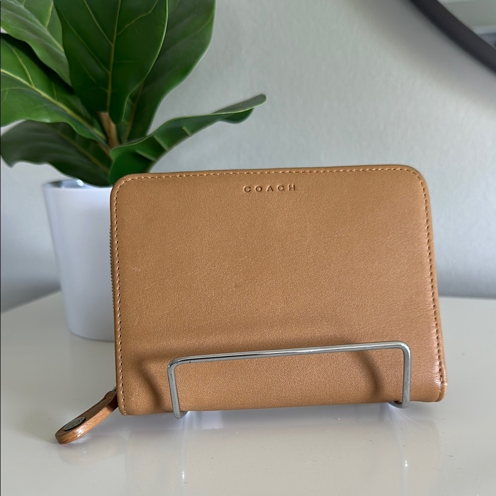 RARE Vintage Coach No. 6698 Zip Credit Card Compact Wallet in Camel